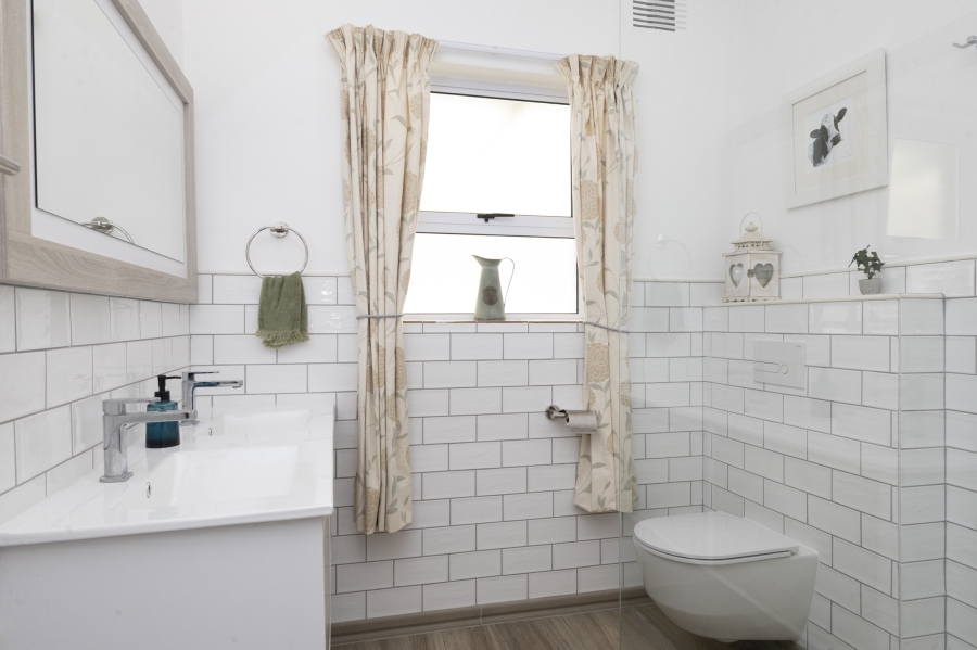 6 Bedroom Property for Sale in West Beach Eastern Cape